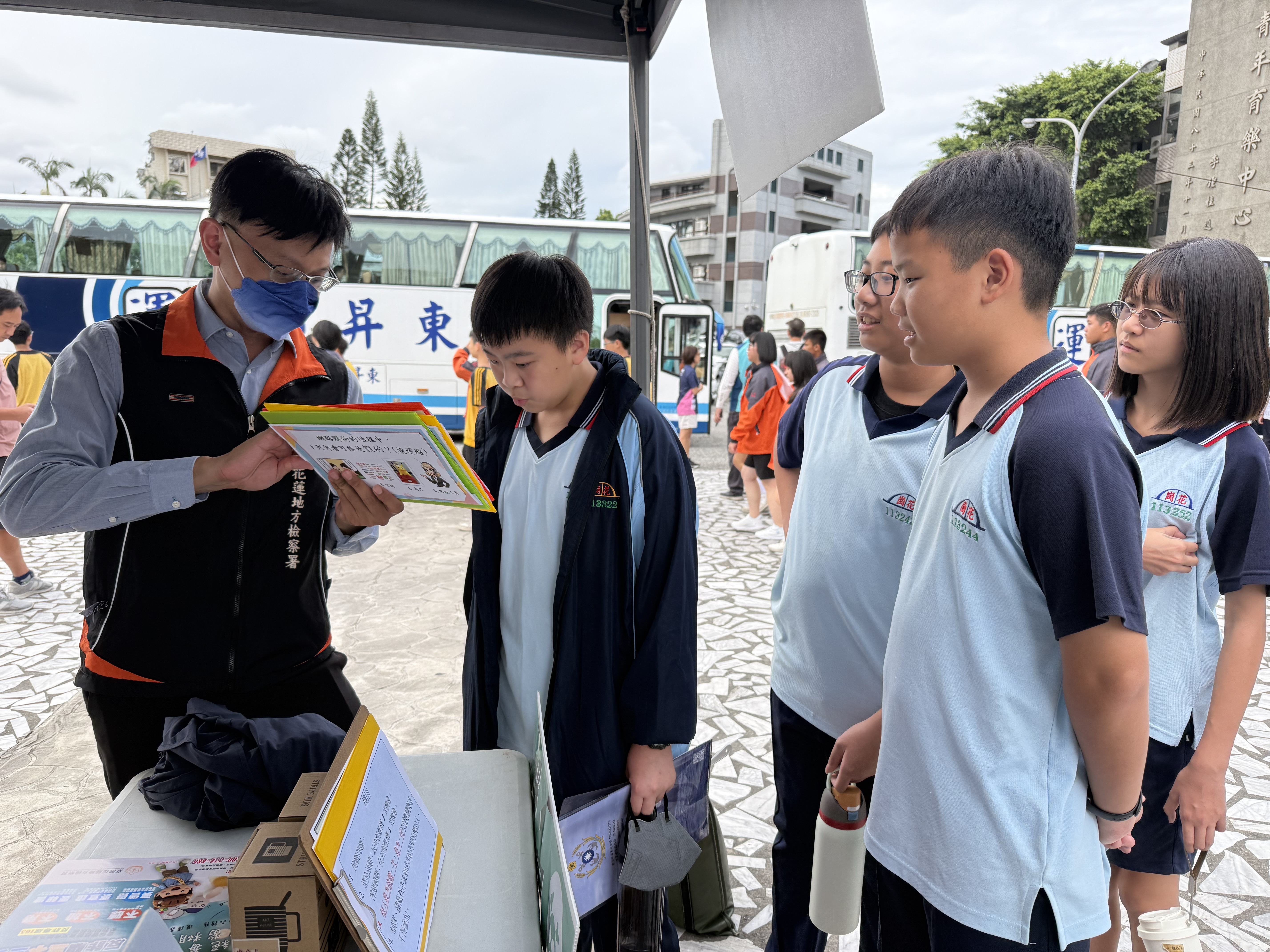 花蓮地檢與學生校外會合作 照亮年輕學子拒毒防詐的路04