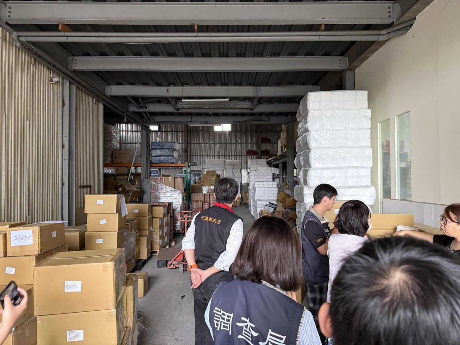 2-花檢第三波查緝溯源出擊，走訪轄內全數塑膠製造廠掌握原料供需嚴防囤積